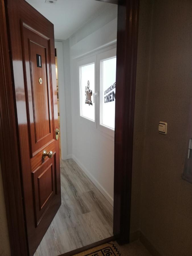 Apartamento Cinema Apartment Oviedo Luaran gambar